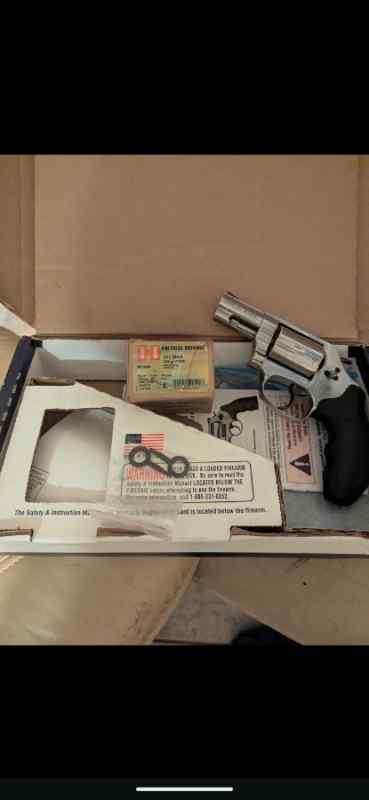 S&amp;W .357 mag snub  with box model 60-14