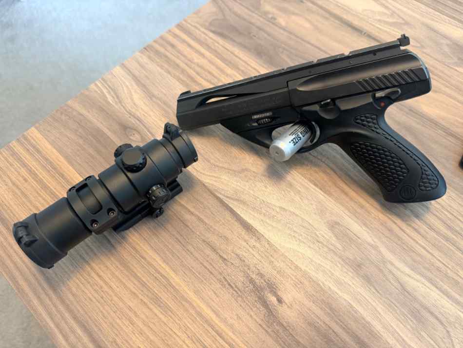 Beretta U22 Neos .22 LR Pistol w/ red dot