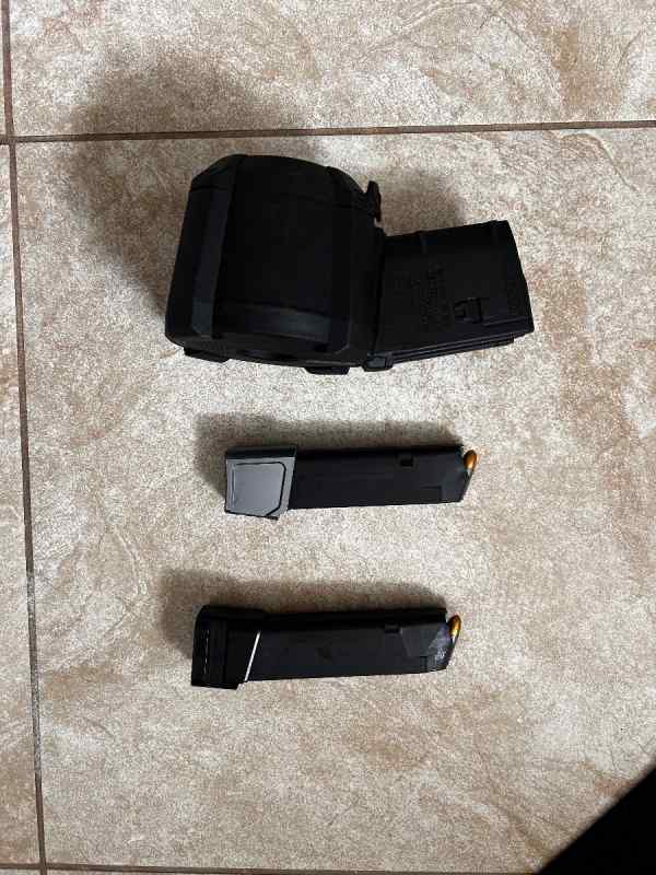 Accessories/ MAGS